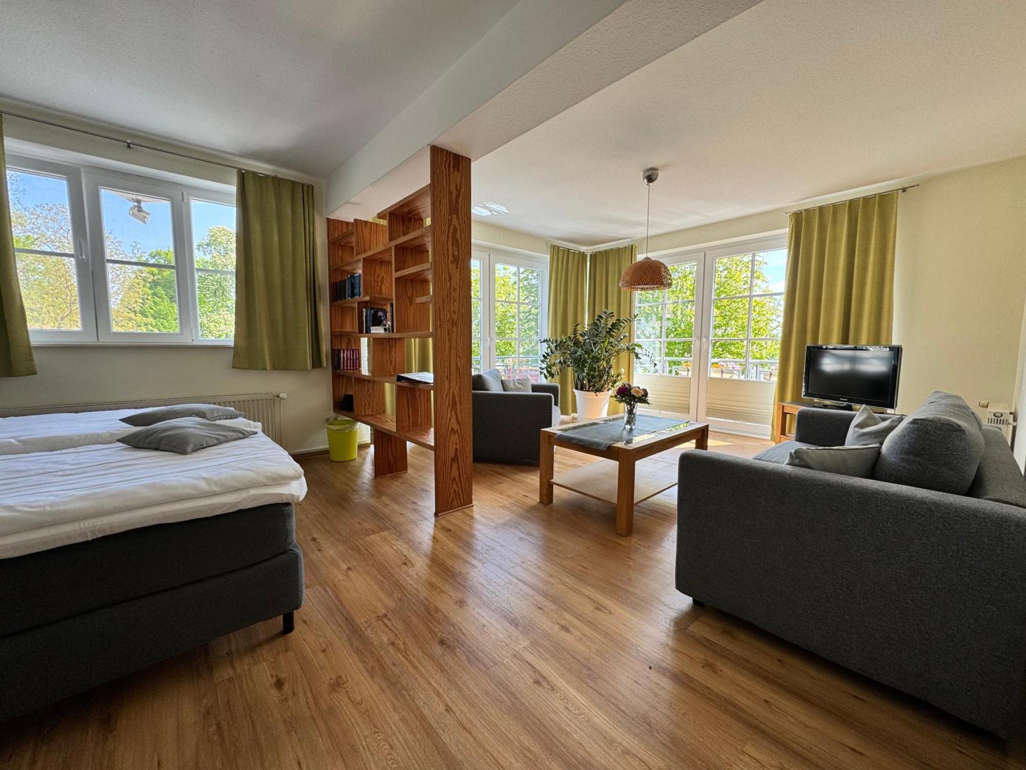 Altes Kasino Hotel Am See نيوروبين المظهر الخارجي الصورة